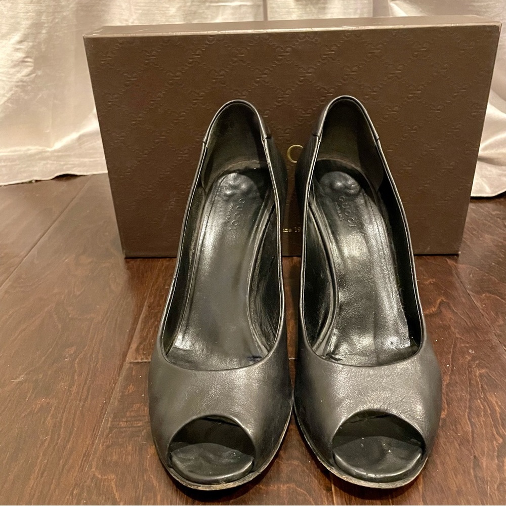 Gucci Black Leather Peep Toe Wedges
